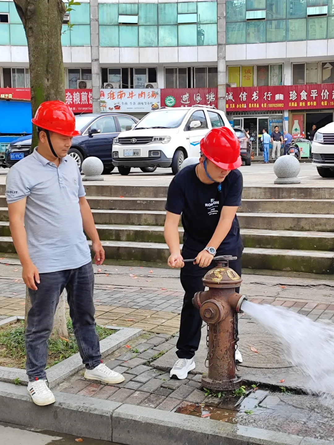 莘莘學子心 濃濃供水情丨省水務(wù)集團為廣大考生用水安全保駕護航