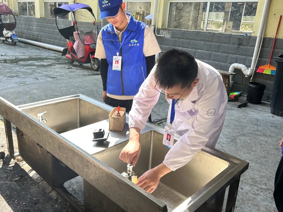 莘莘學子心 濃濃供水情丨省水務(wù)集團為廣大考生用水安全保駕護航